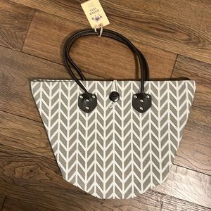 Beautiful woven beach tote- button closure